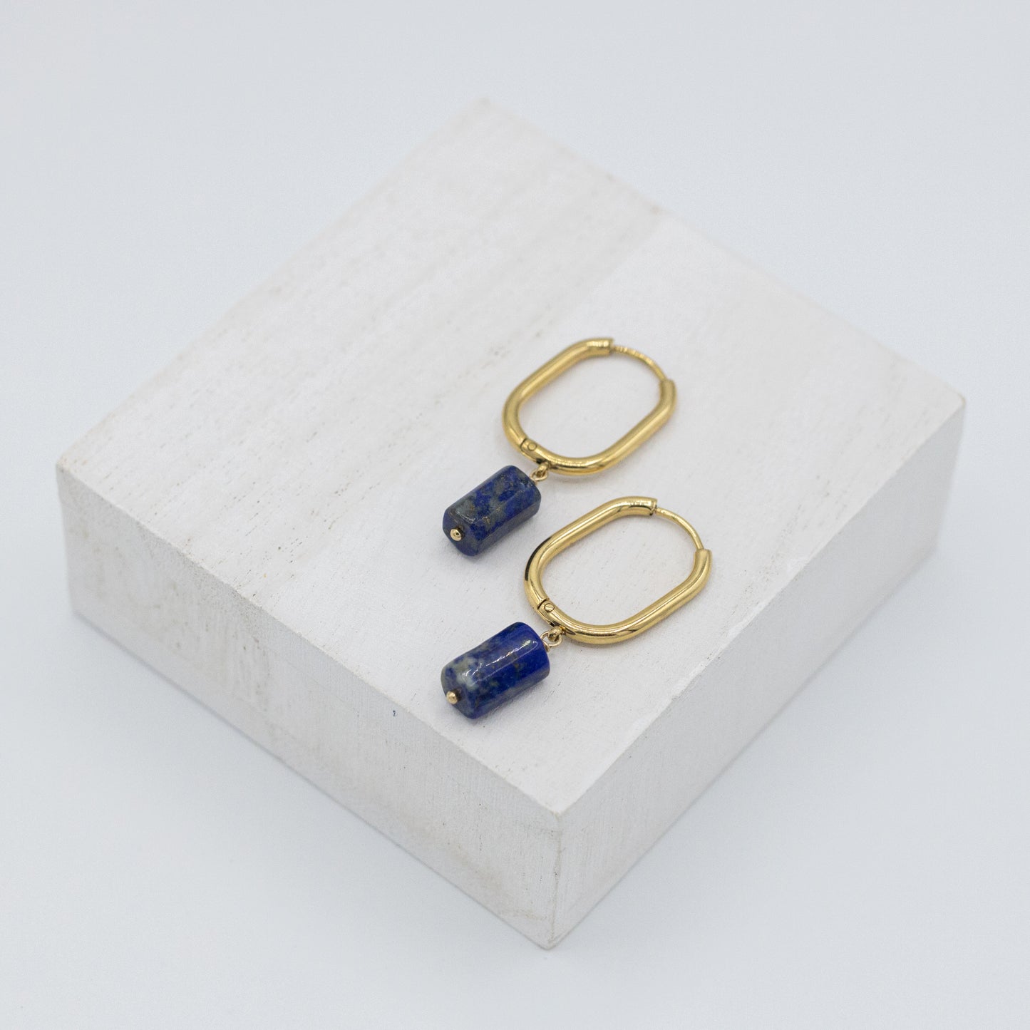 Pendientes grandes de piedra de nacimiento con piedras preciosas naturales