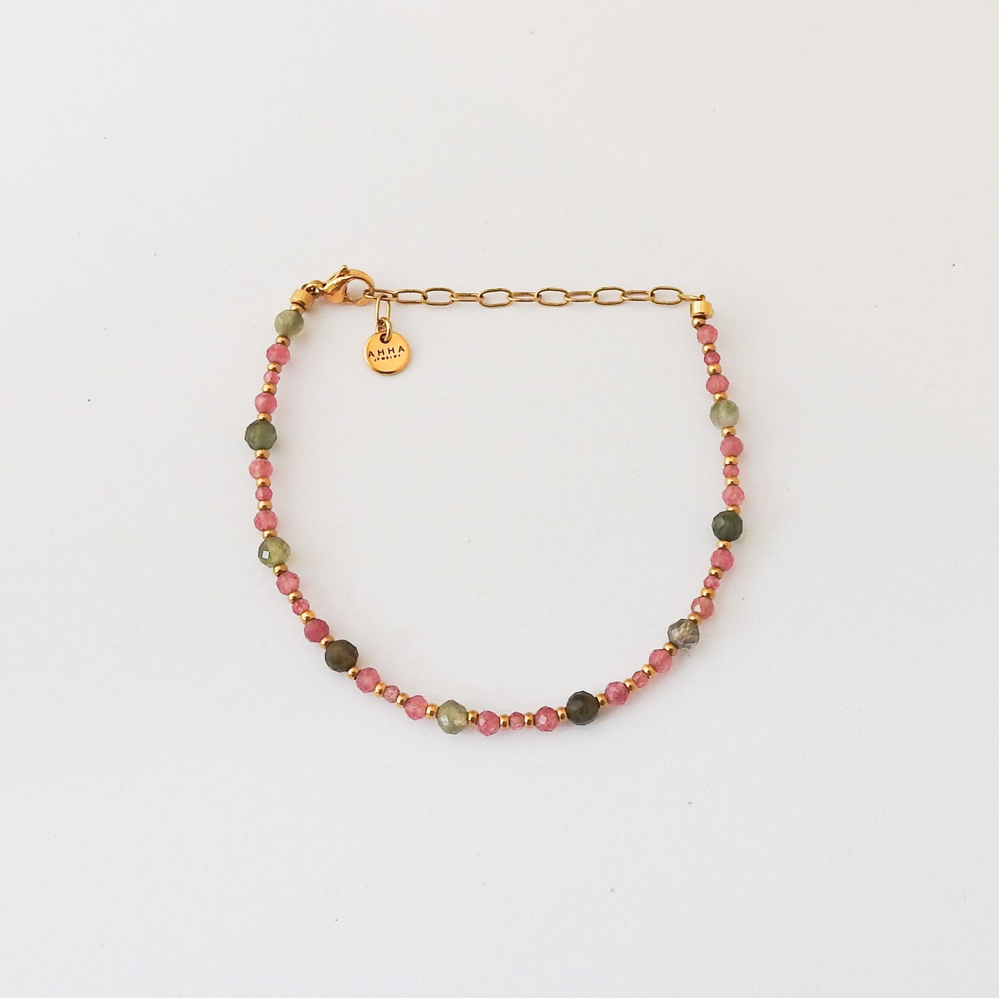 Collier délicat en or orné de perles d'eau douce