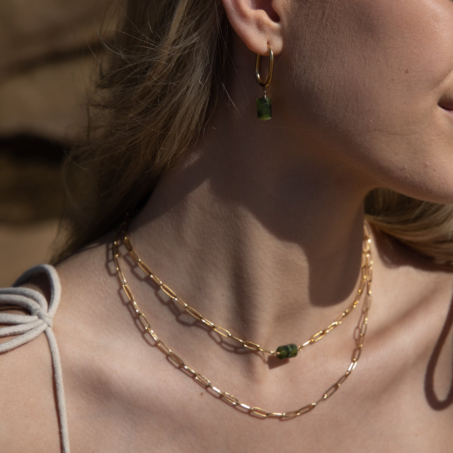 Collar con piedra de nacimiento y clip de papel con piedras preciosas naturales