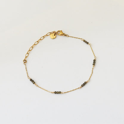Bracelet de galets avec pierres de naissance naturelles